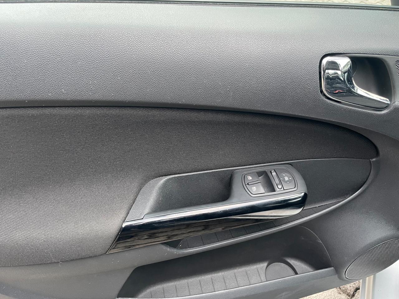Opel Corsa 1.2 5 porte Edition IDONEA NEOPATENTATI