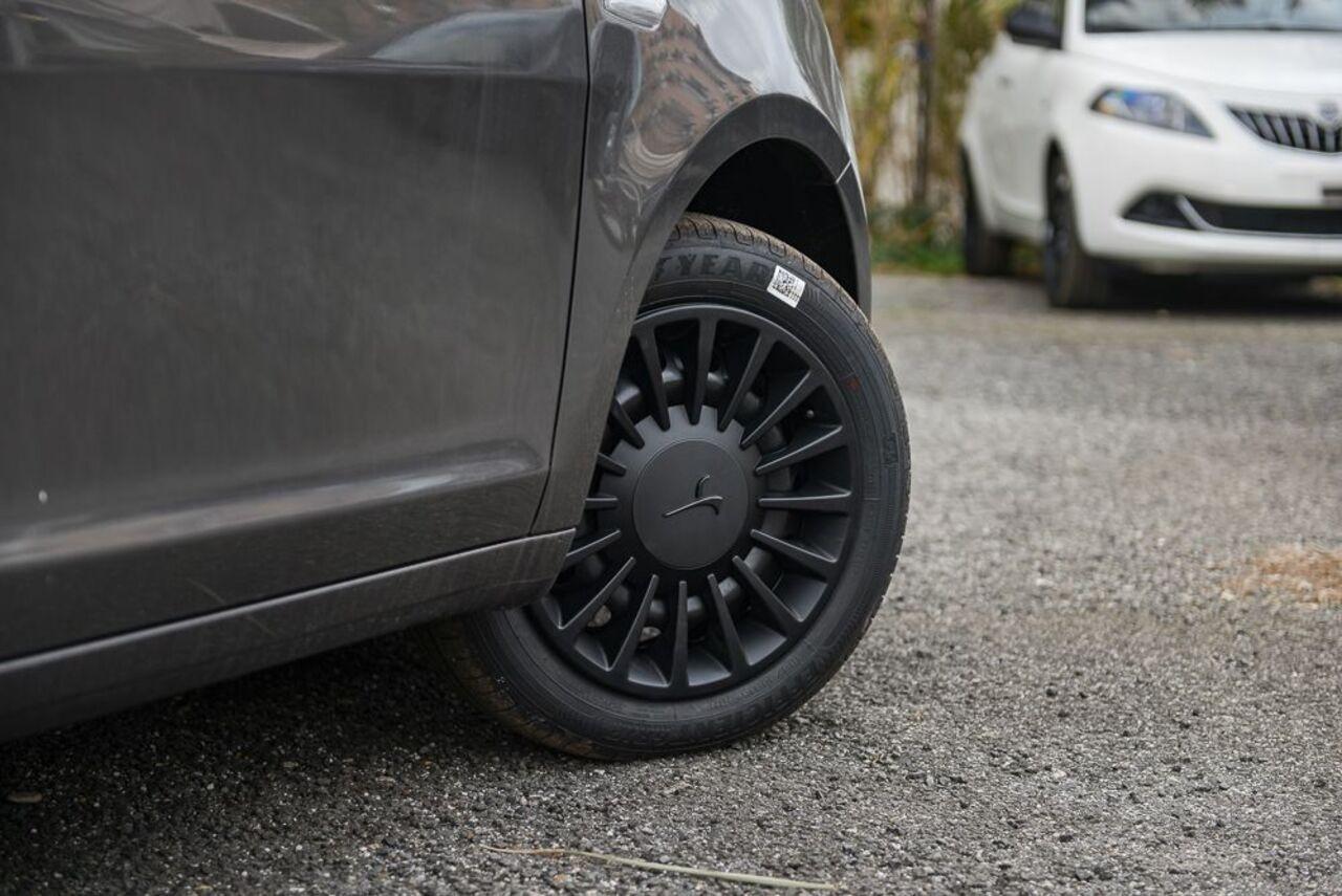 LANCIA Ypsilon III 2021 - Ypsilon 1.0 firefly hybrid Silver s&s 70cv