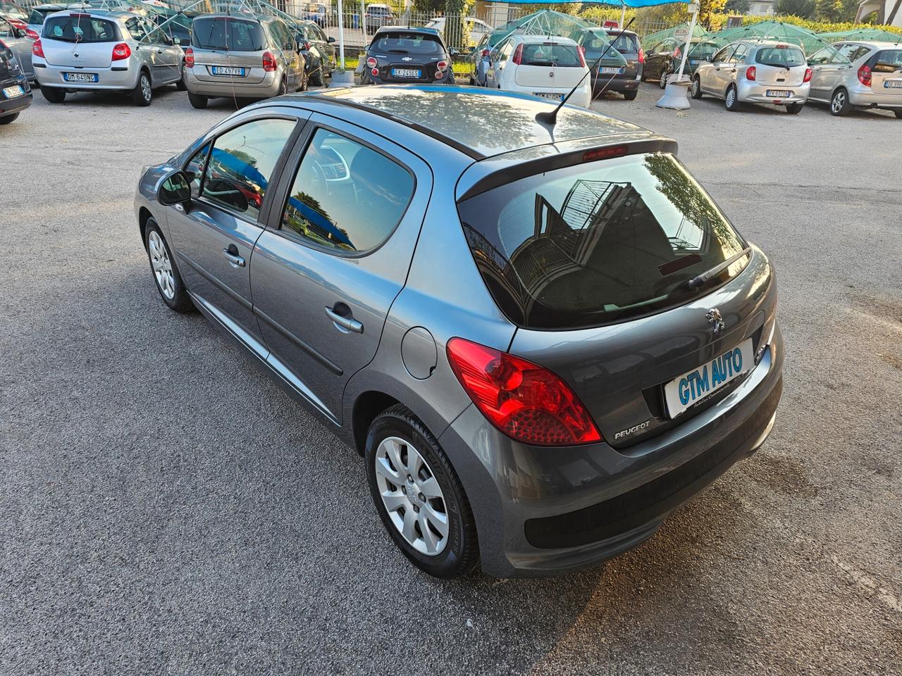 Peugeot 207 1.4 8V 75CV 5p. GPL