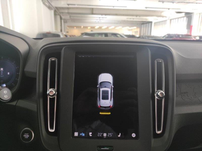 VOLVO XC40 (2017-->) - XC40 B3 automatico Essential