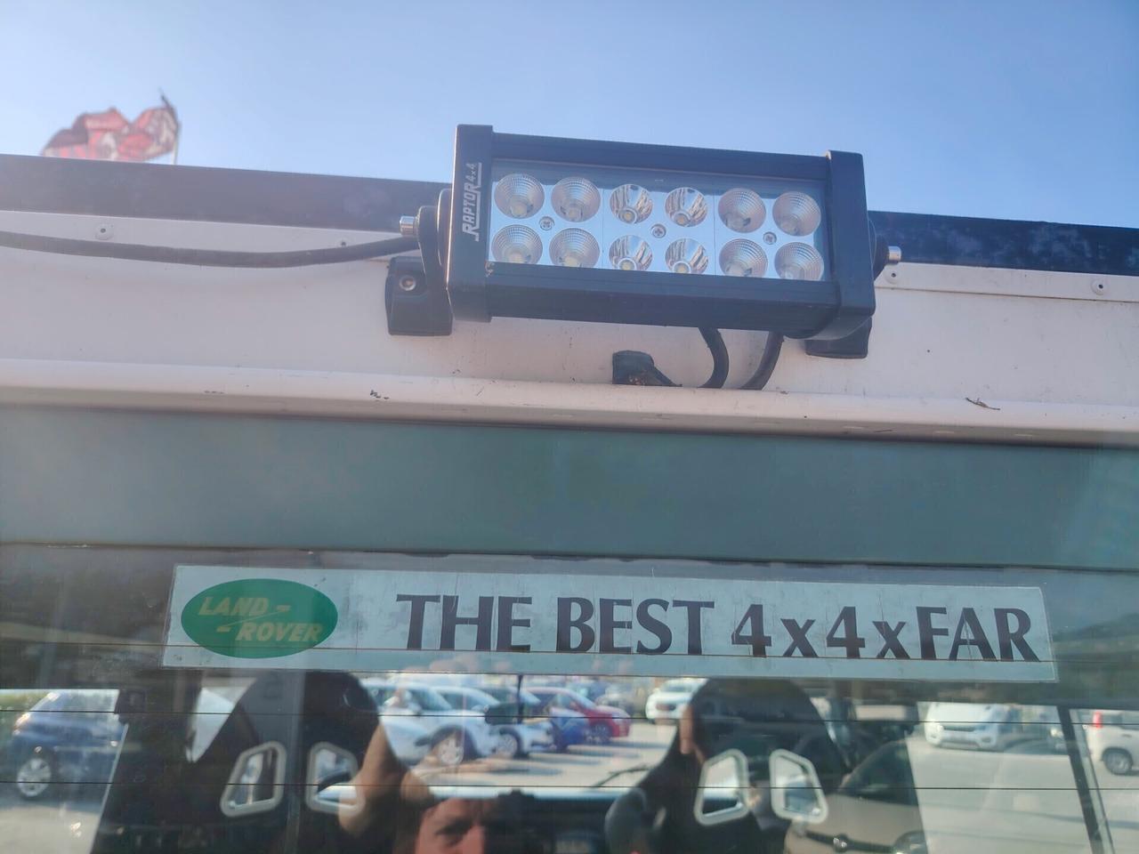 Land Rover Defender 9.0 2.5 Td5 -AUTOCARRO