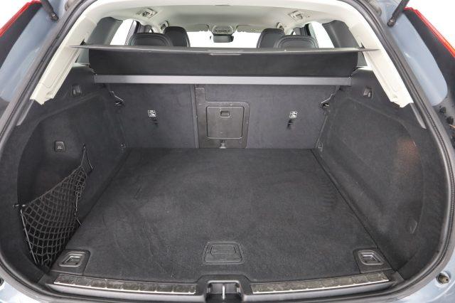 VOLVO XC60 XC60 B4 (d) Geartronic Momentum