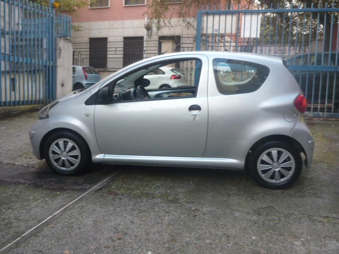 Toyota Aygo 1.0 12V VVT-i 3 porte Sol