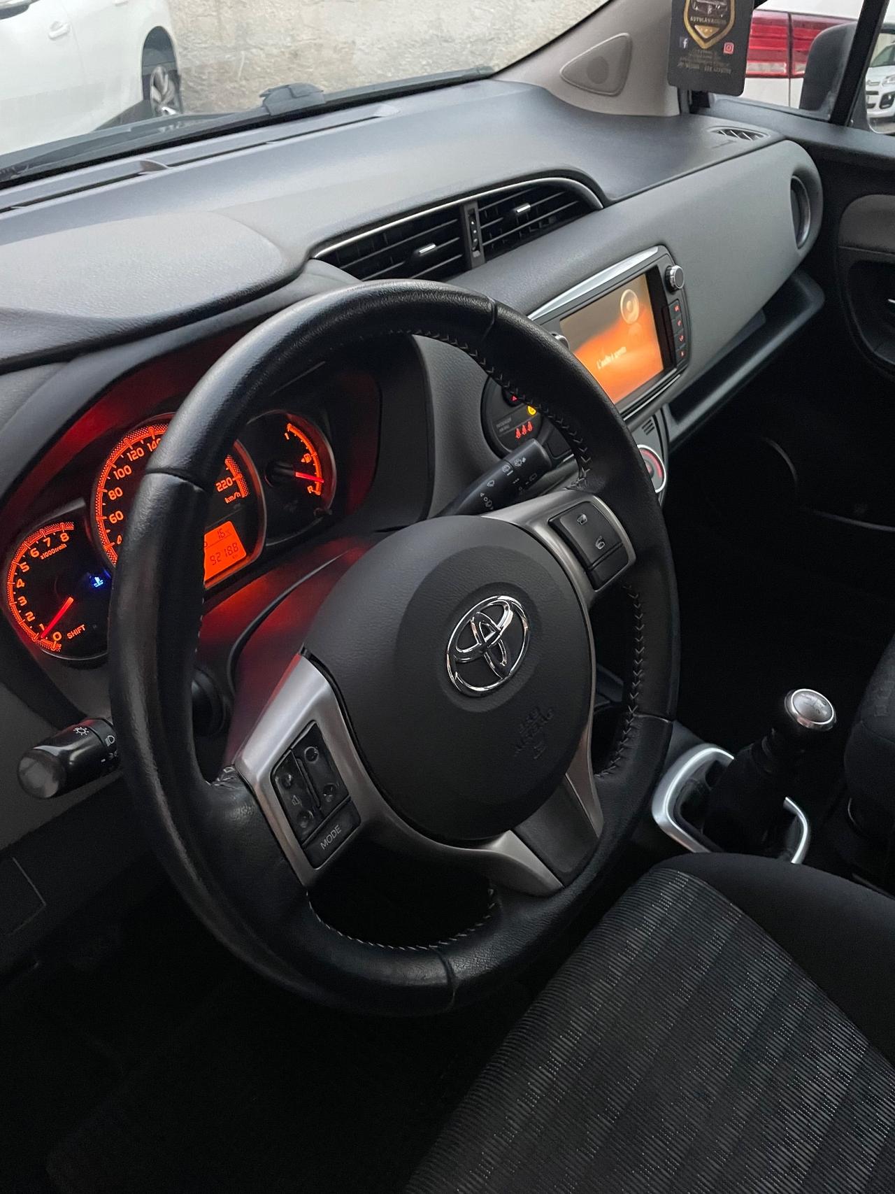 Toyota Yaris 1.0 5 porte Lounge Full navigatore retrocamera dal nord Italia