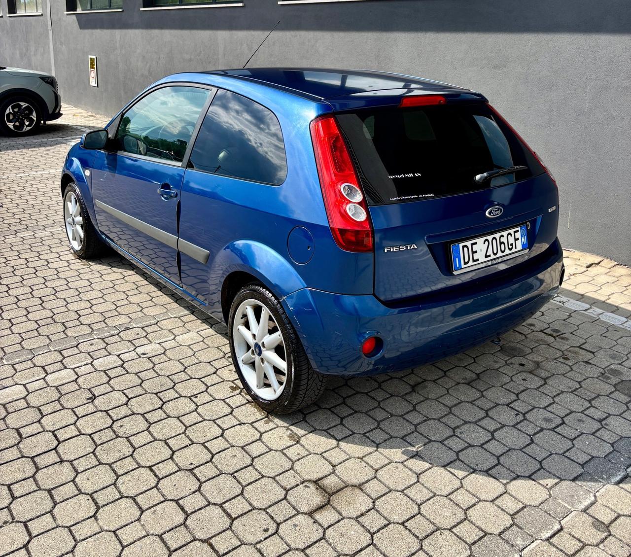 Ford Fiesta 1.4 TDCi 3p. Ghia !! ( SOLI 60.000 km ) !!