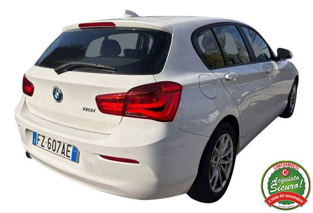 BMW 118 i 5p. Advantage Automatica Led