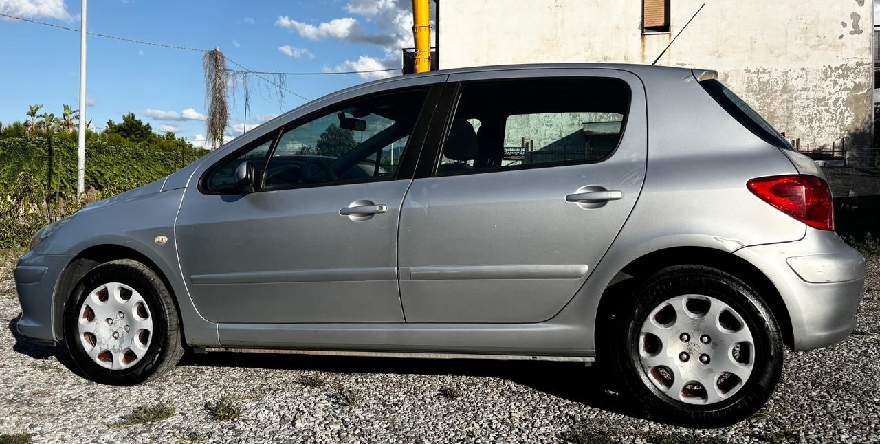 Peugeot 307 1.6 16V HDi 90CV 5p. XT