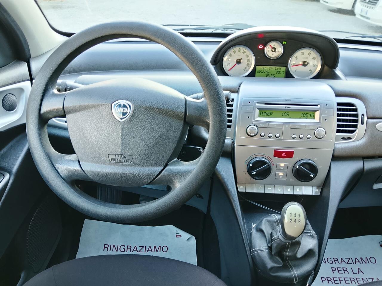 Lancia Ypsilon 1.2 Oro PARI AL NUOVO LEGGI