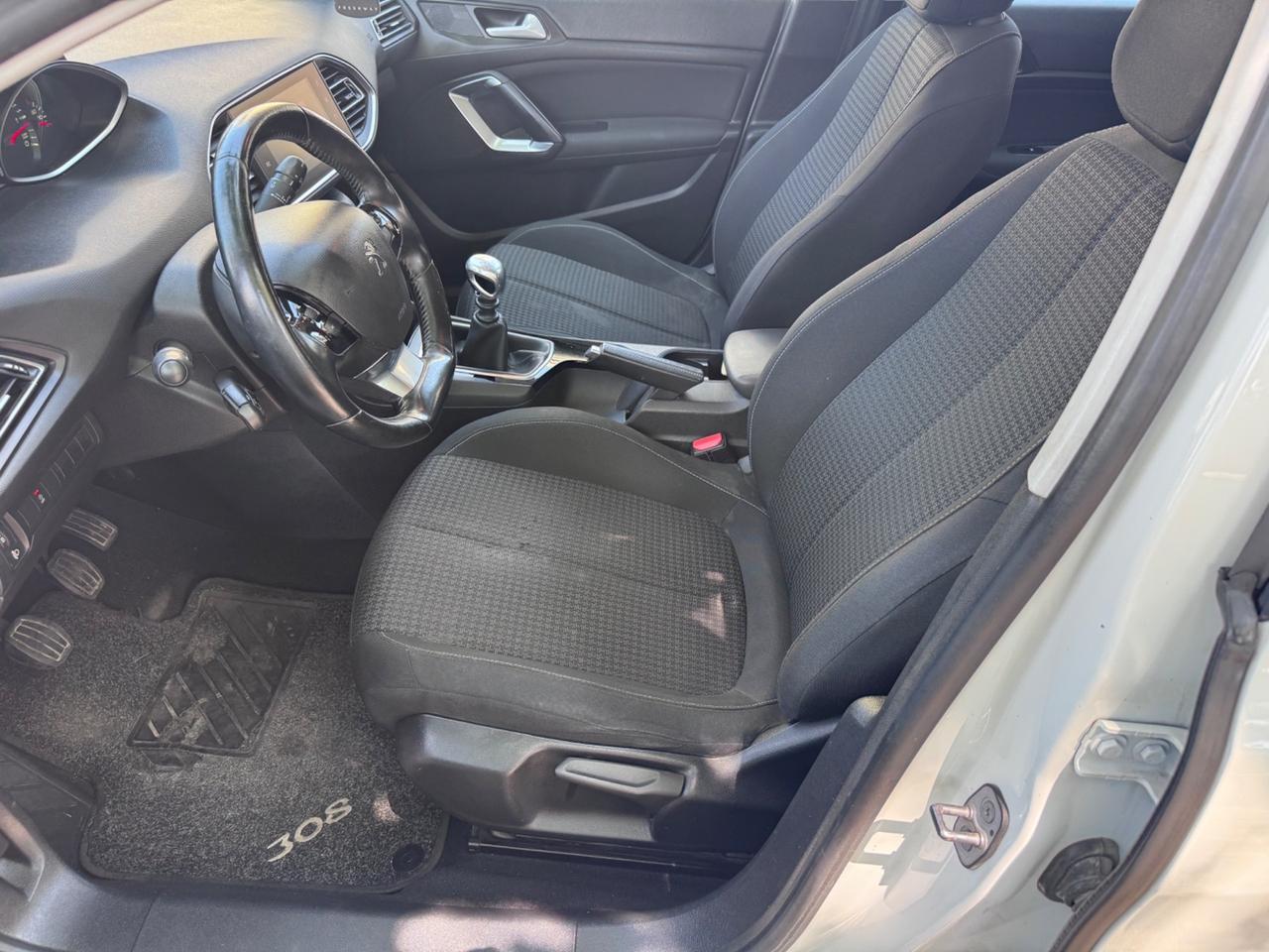 Peugeot 308 BlueHDi 100 S&S SW garanzia 12 mesi