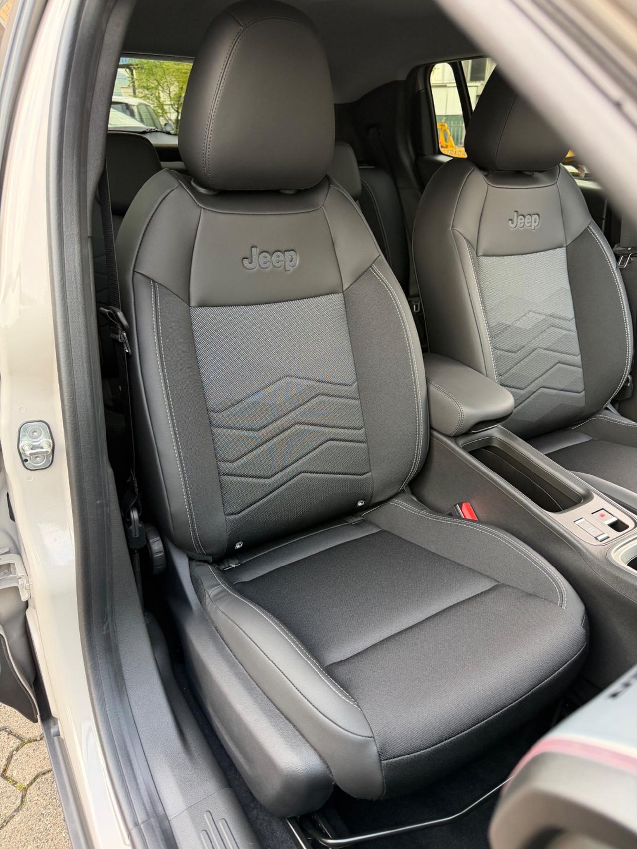 Jeep Avenger 1.2 Turbo 100 CV MHEV Summit
