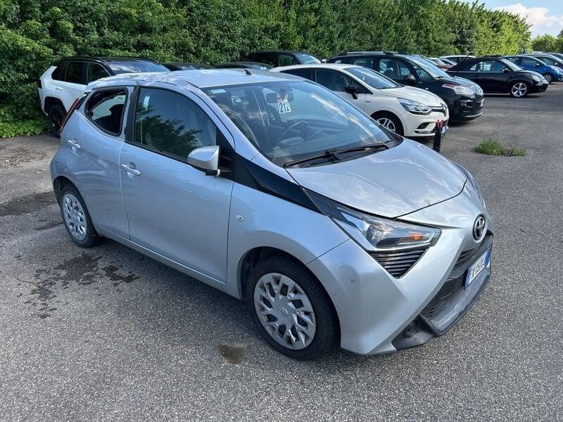 Toyota Aygo 1.0 VVT-i 72 CV 5 porte x-play MMT IVA ESPOSTA COMPRESA INCIDENTATA