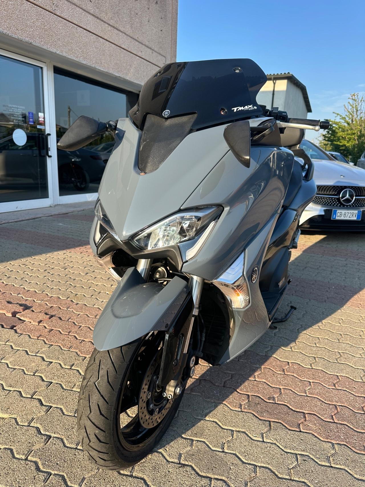Yamaha TMAX SX