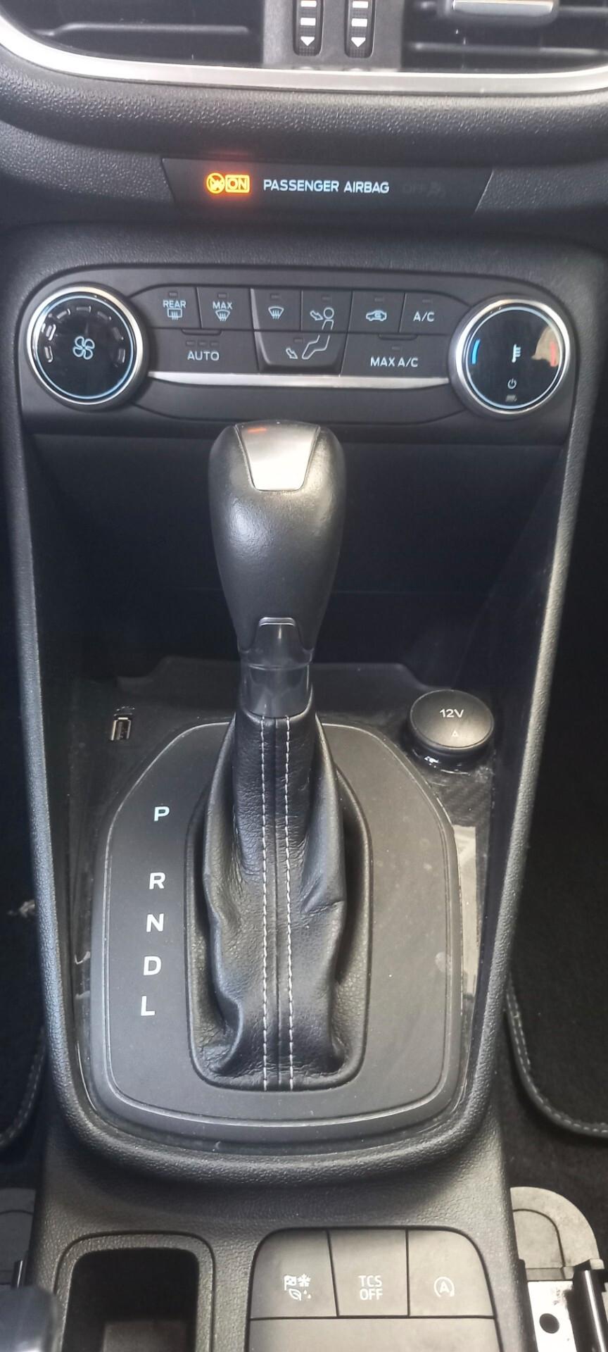 Ford Fiesta 1.0 Ecoboost Hybrid Active cross