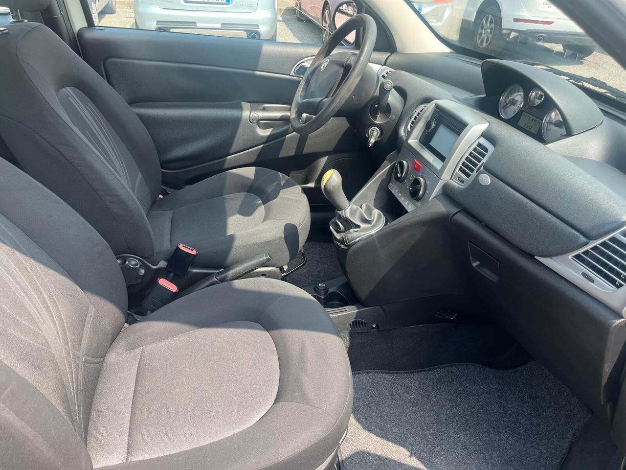 Lancia Ypsilon 1.3 MJT 75 CV