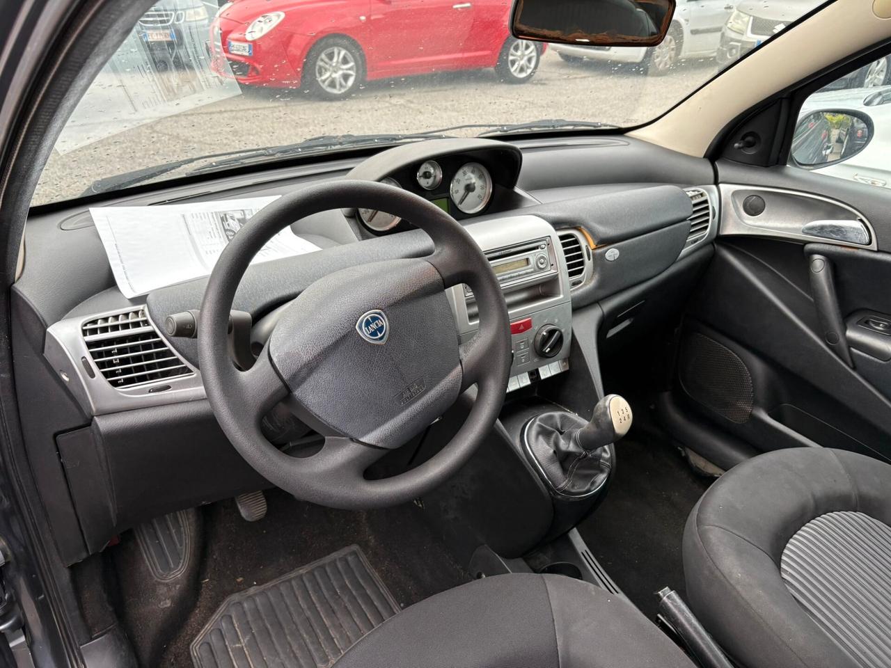 Lancia Ypsilon 1.3 MJT 75 CV Argento