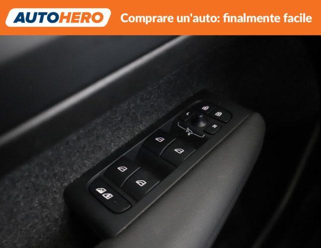 VOLVO XC40 B3 automatico Essential