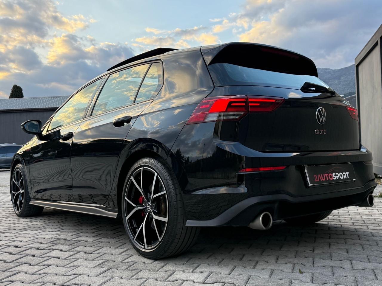 VOLKSWAGEN GOLF 8 GTI 245 CV TETTO APRIBILE 2021