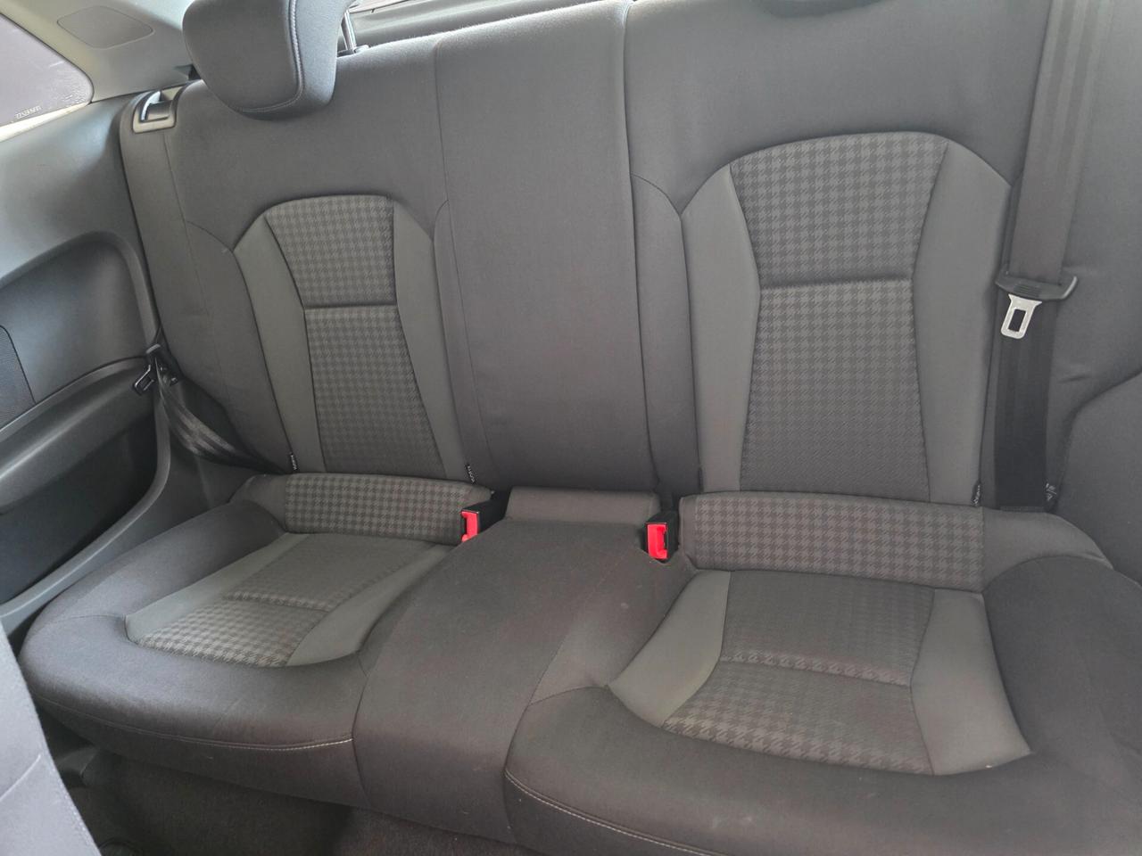 Audi A1 1.6 TDI 105 CV Ambition S-LINE NEOPATENTATI