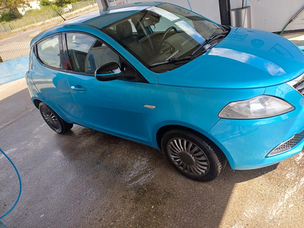 Lancia Ypsilon 1.2 69 CV 5 porte S&S Gold 2014