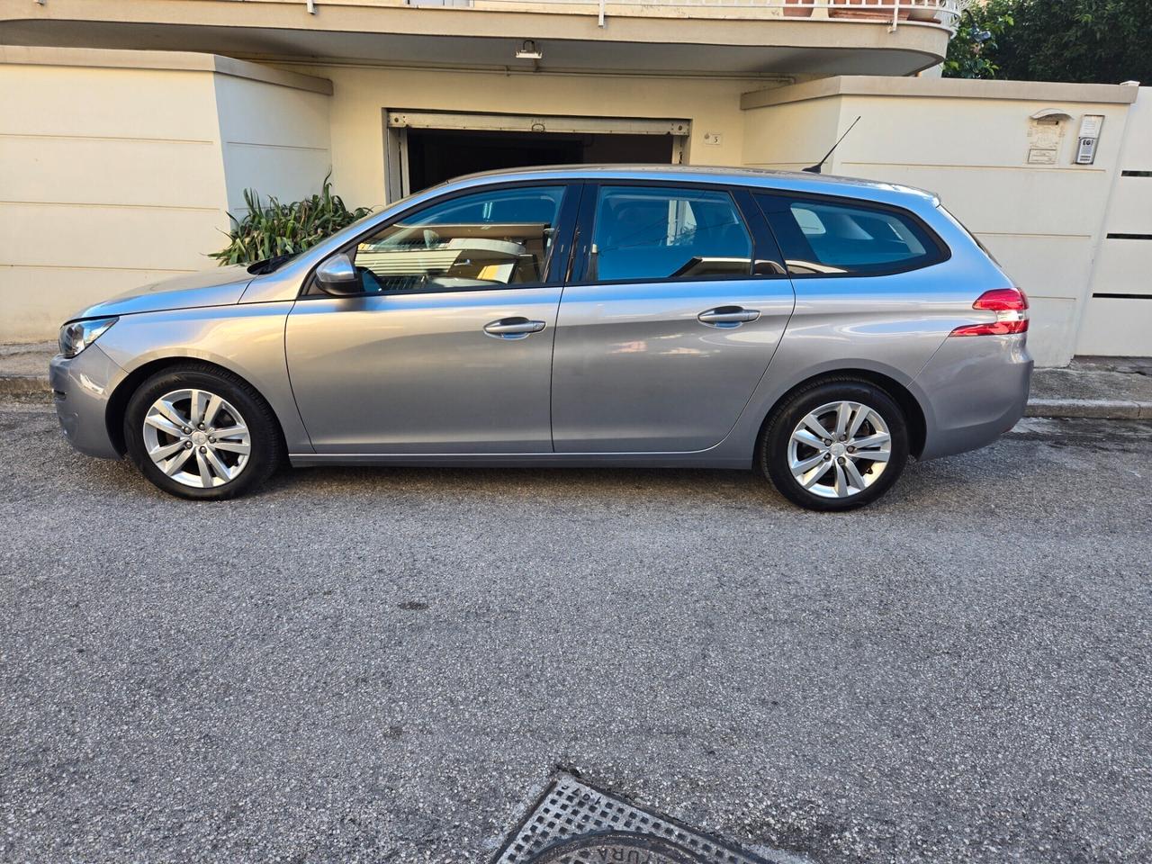 Peugeot 308 1.6 e-HDi 115 CV Stop&Start SW Allure