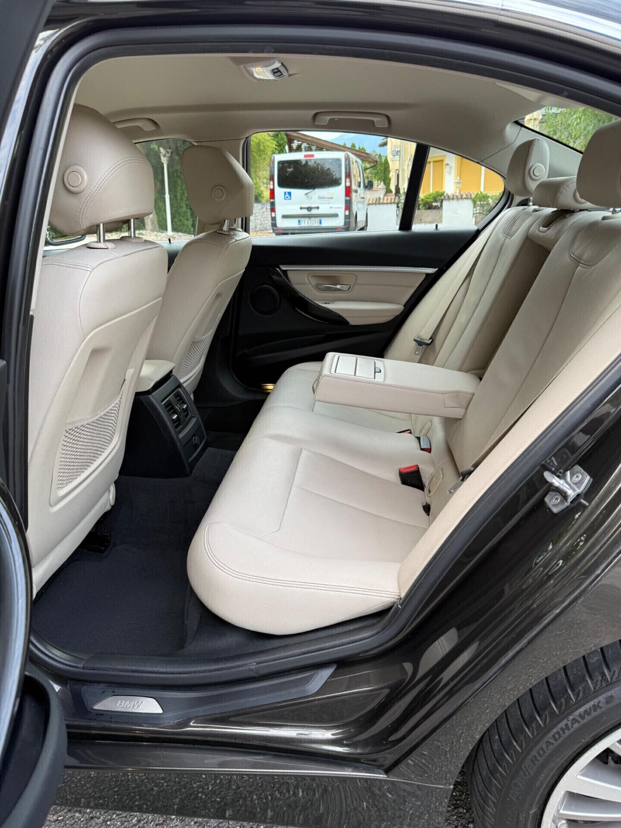 Bmw 320 320d xDrive Luxury