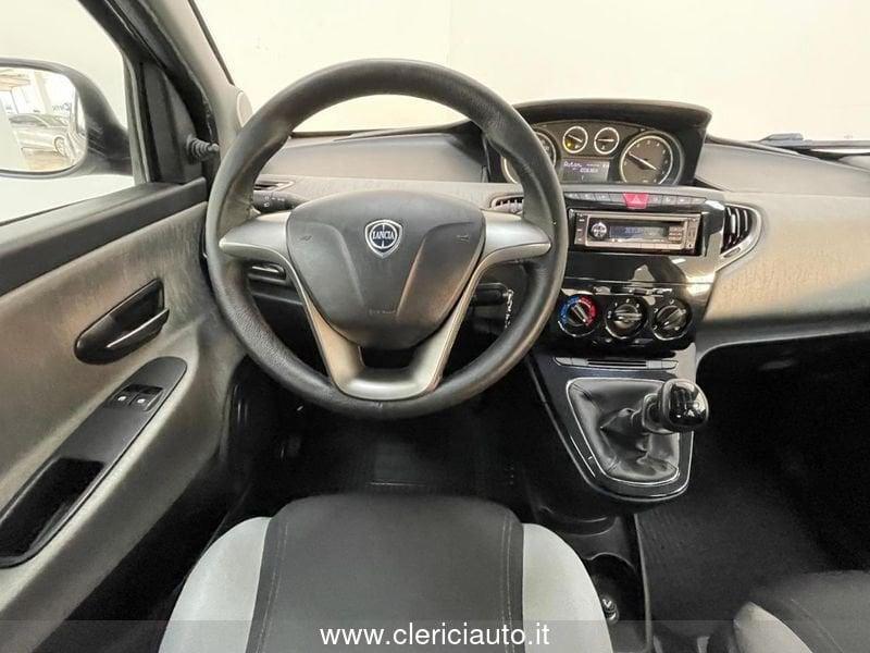 Lancia Ypsilon 1.2 69 CV 5 porte Silver