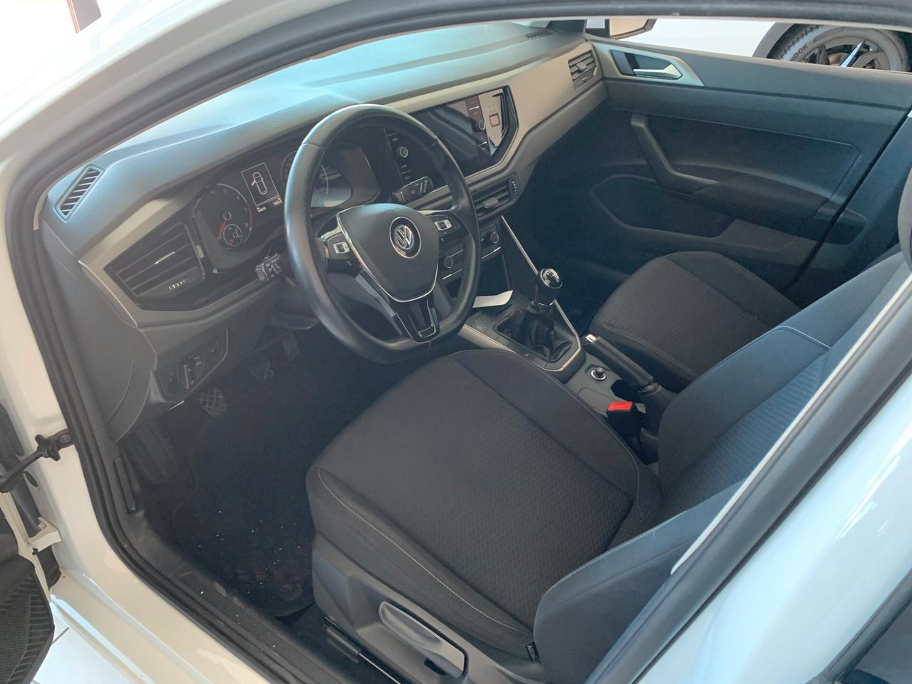 VOLKSWAGEN POLO 1.0 BENZ COMFORTLINE - OK NEOP.