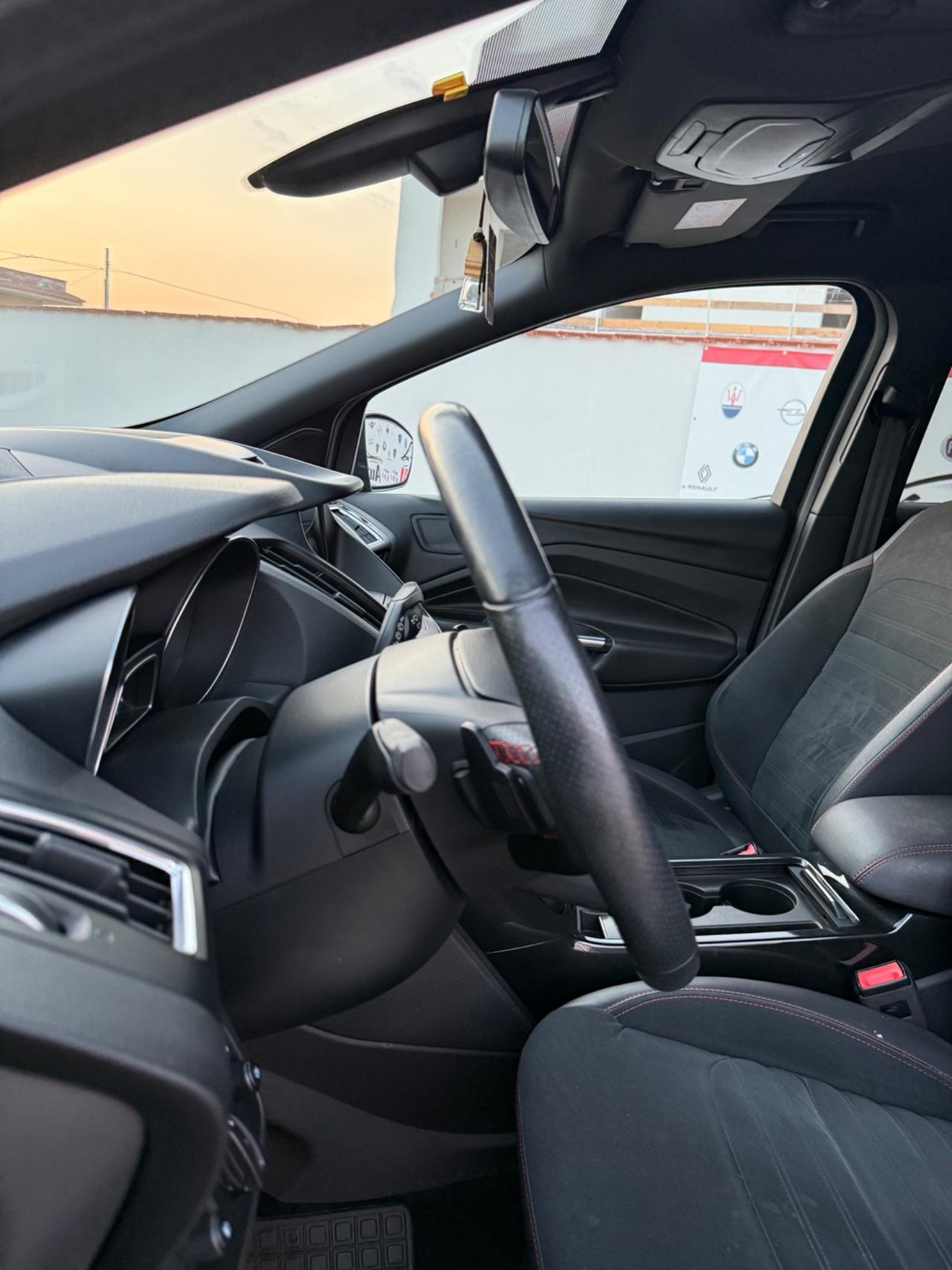 Ford Kuga 2.0 TDCI 150 CV S&S 4WD Powershift ST-Line