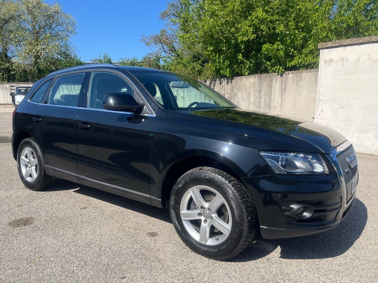 Audi Q5-2.0 tdi/170 cv-s.tronic-4X4-2012