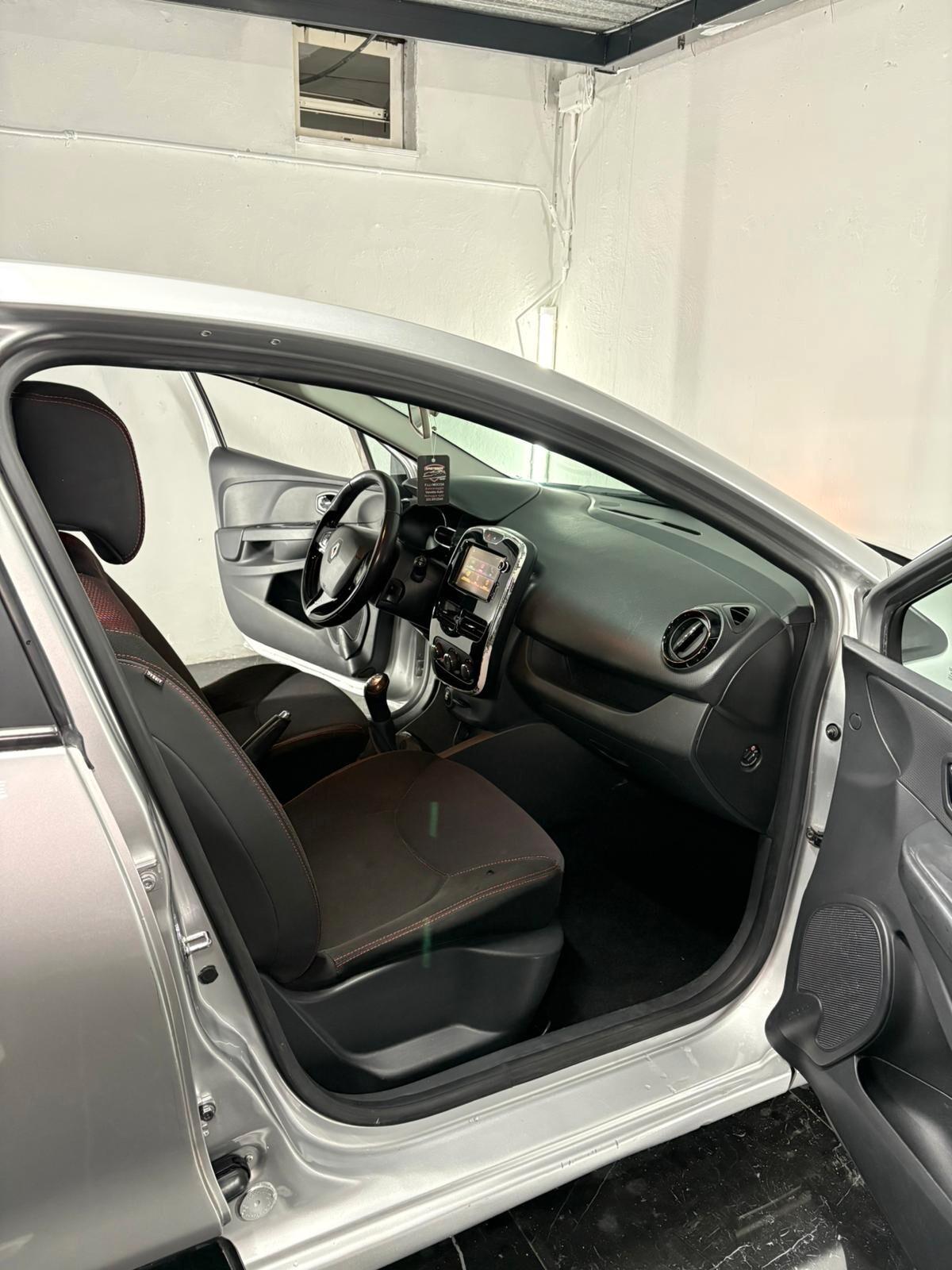 Renault Clio 1.2 75CV 5 porte Live