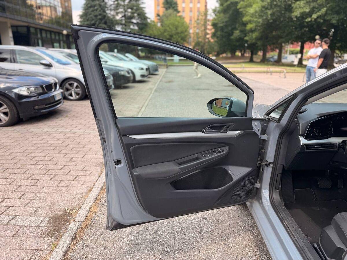 Volkswagen Golf 2.0 tdi Life 115cv dsg