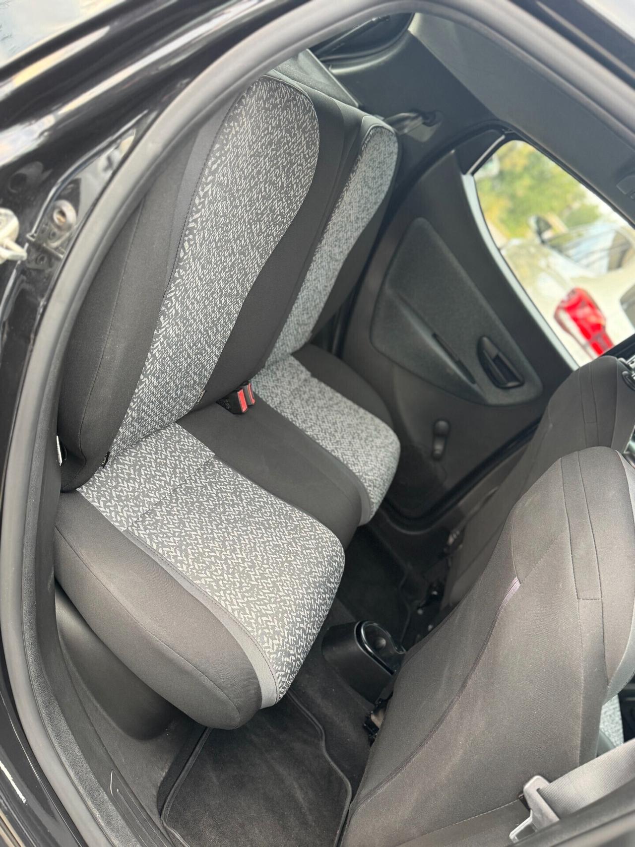 Lancia Ypsilon 1.0 FireFly 5 porte S&S Hybrid Ecochic