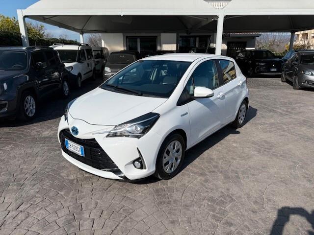 Toyota Yaris 1.5 Hybrid 5P Auto Business