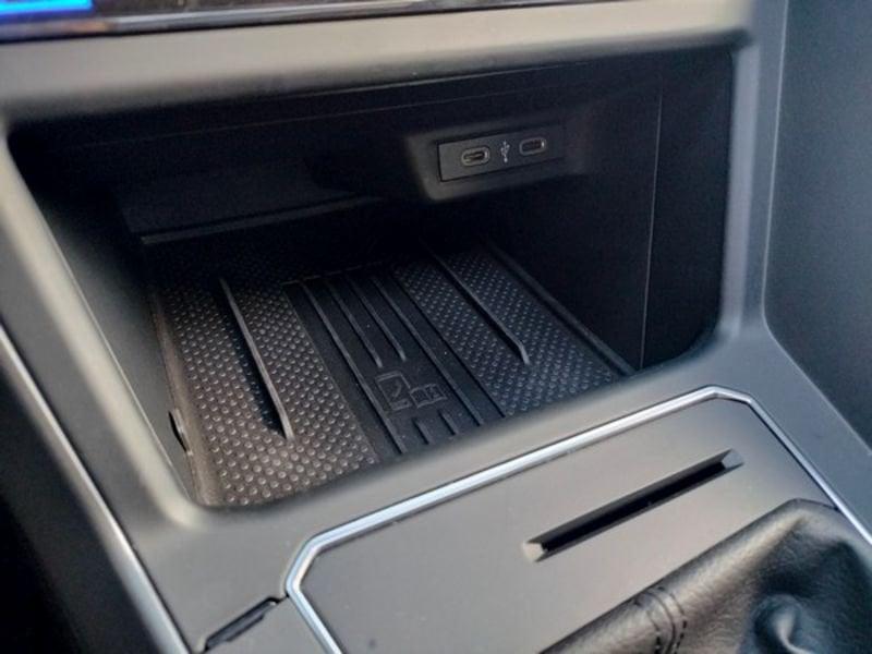 Volkswagen Taigo Taigo 1.0 TSI 115 CV R-Line con Tettino Panoramico Apribile!!