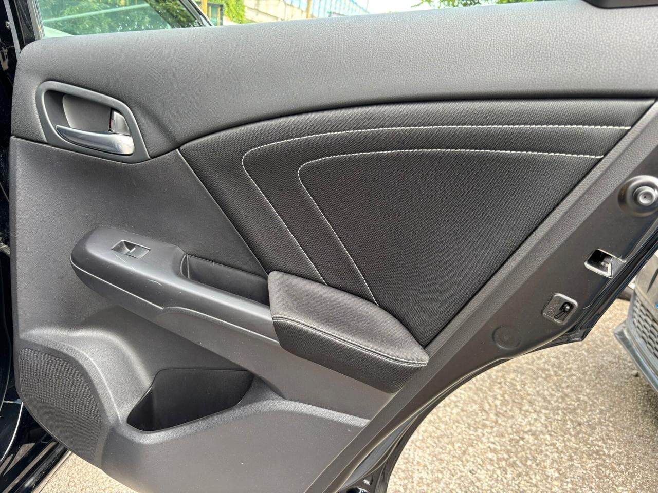 Honda Civic 1.4 i-VTEC Elegance Navi OK Neopatentati
