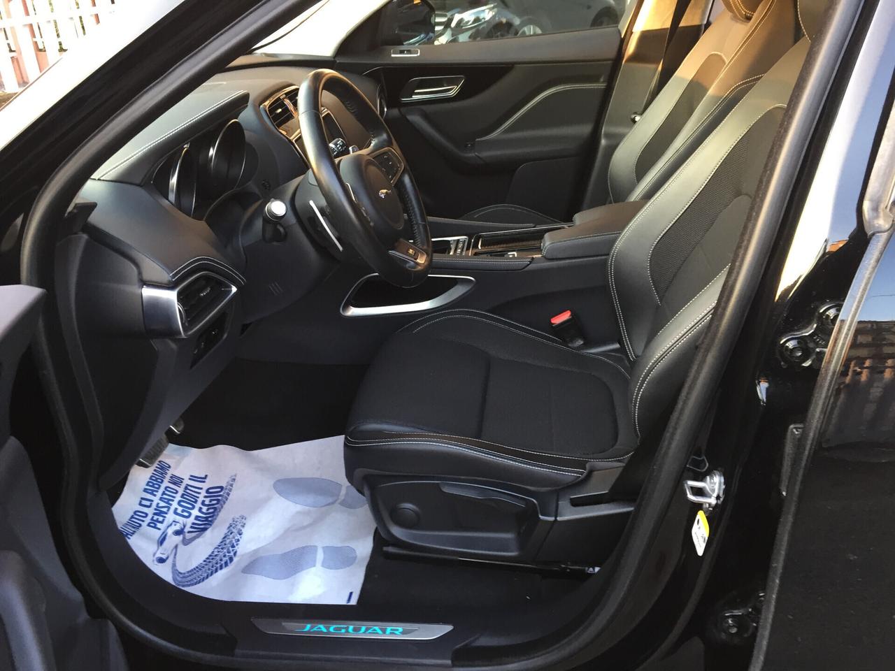 Jaguar F-Pace 2.0 D 180 CV AWD R-Sport