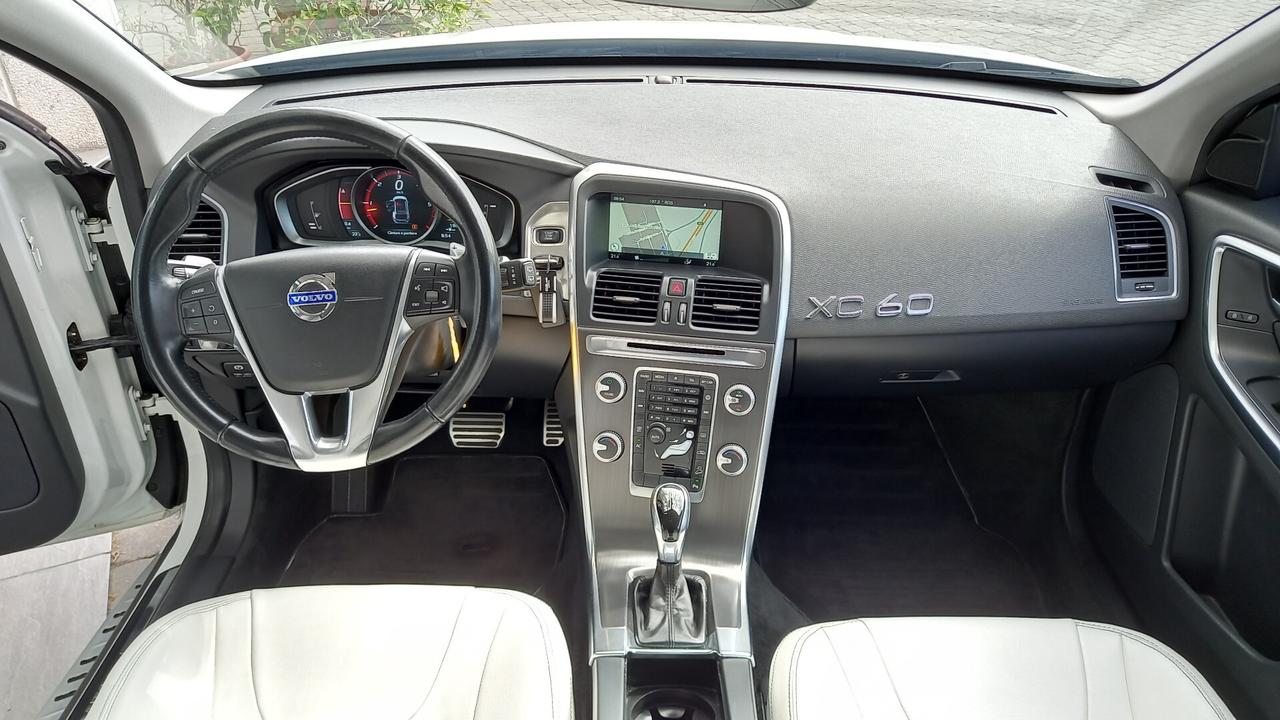 Volvo XC 60 XC60 D4 AWD Geartronic R-design Momentum