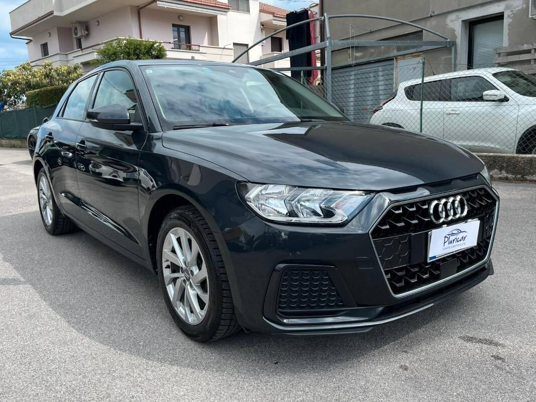 Audi A1 25 1.0 tfsi Admired