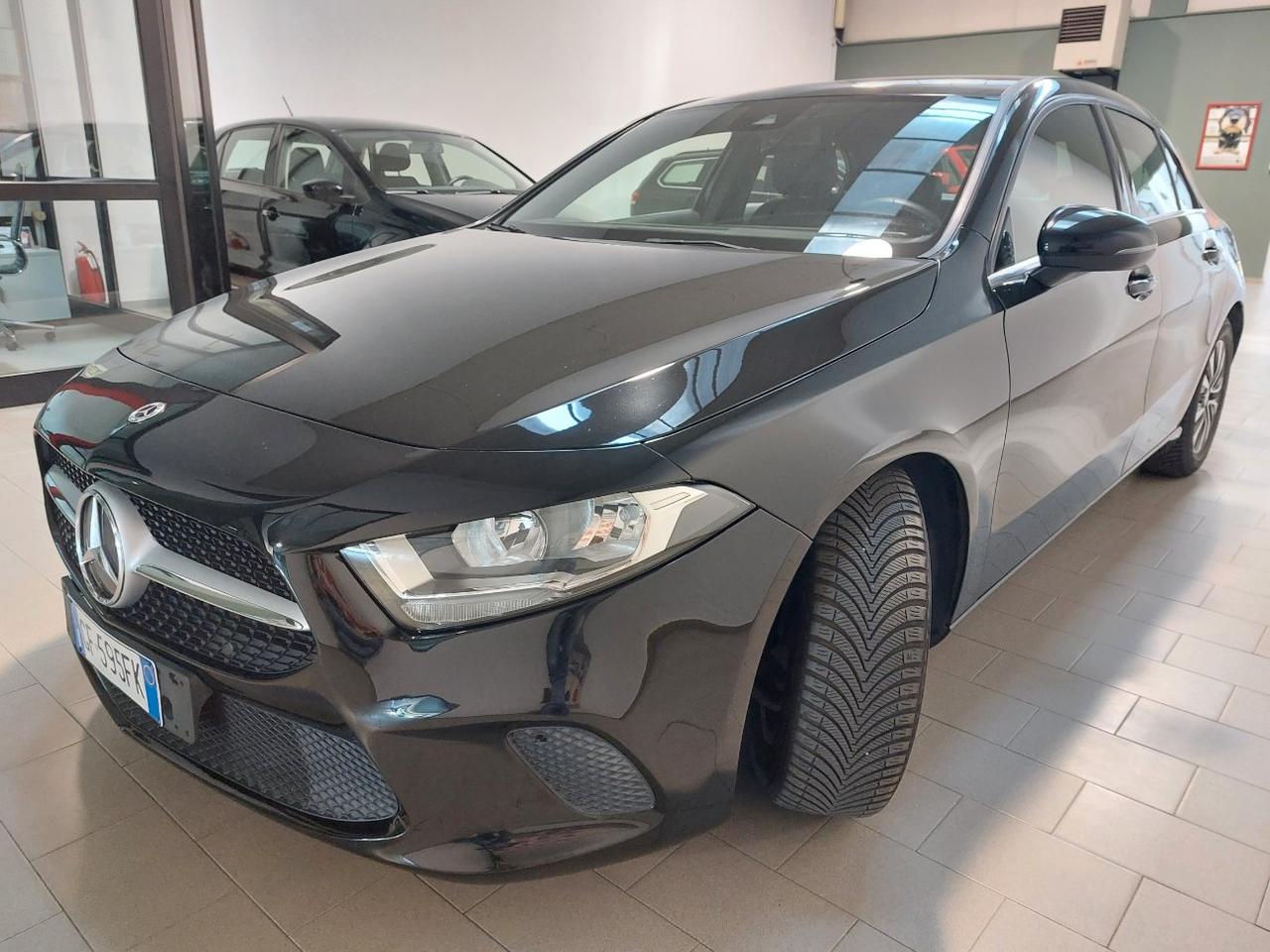Mercedes A 180 D Business 8G-DCT