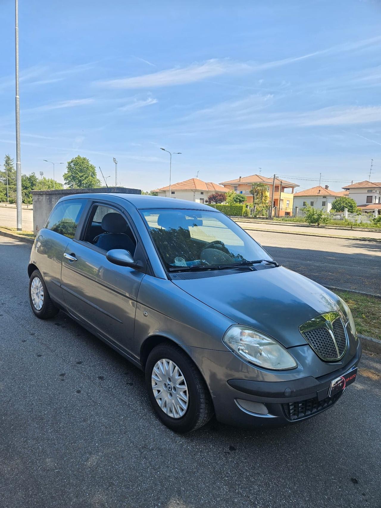 Lancia Ypsilon 1.2 NEOPATENTATI