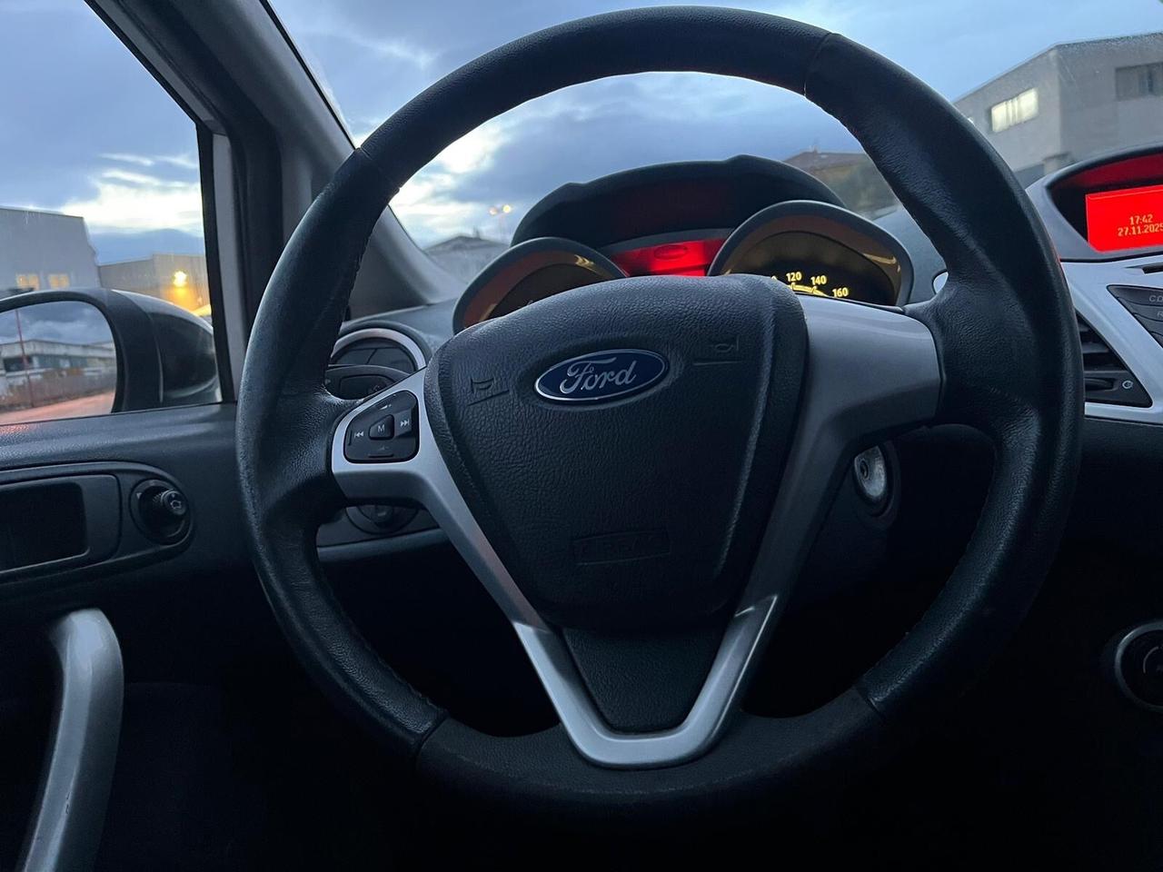 FORD FIESTA 1.4 B-GPL 5p Titanium 135000 km