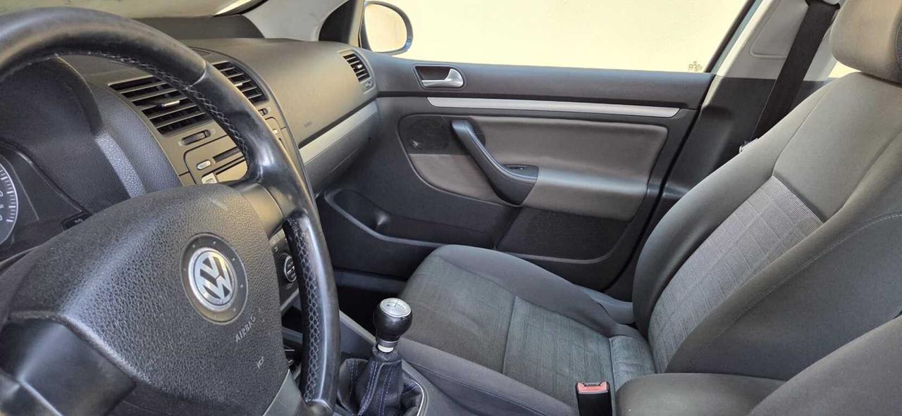 Volkswagen Golf 1.6 16V FSI 5p. Comfortline B/ GPL PROSSIMO RINNOVO BOMBOLE 11/2030 - AUTO PER NEOPATENTATI