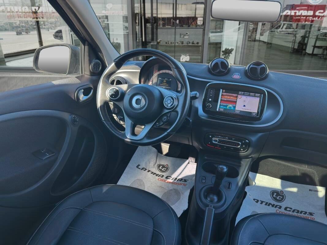 Smart Forfour 1.0 Youngster 71cv AUTOM E TETTO PANORAMICO