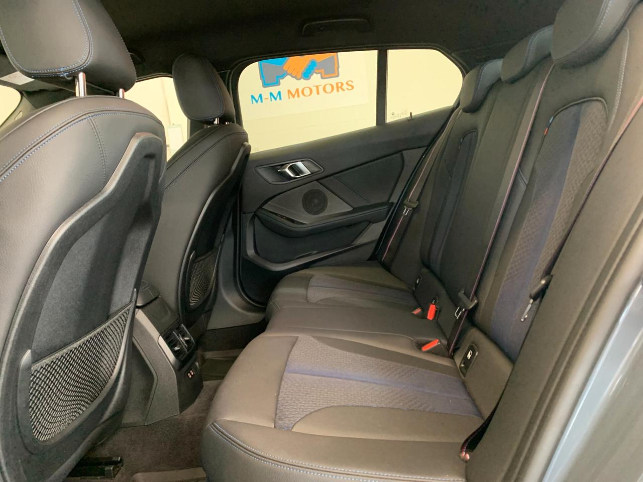 Bmw 118 118d 5p. Msport