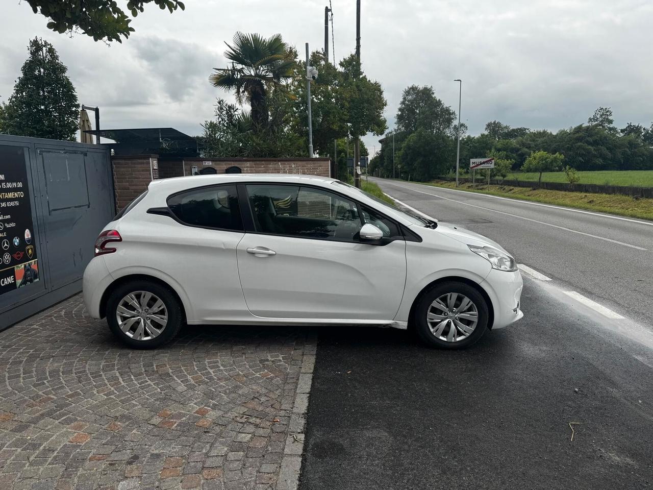 Peugeot 208 1.2 VTi 82 CV 3 porte Allure