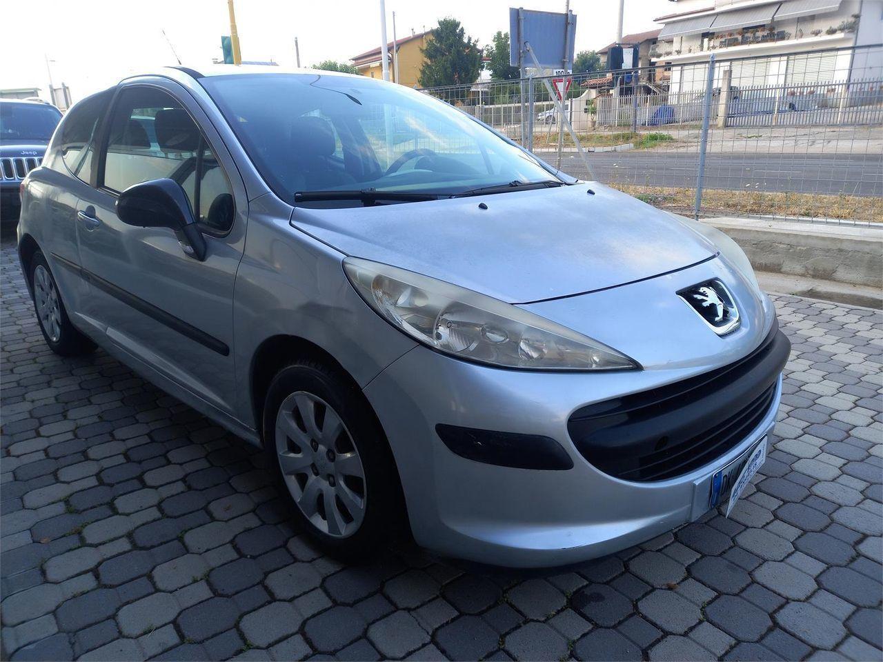 Peugeot 207 1.4 HDi 70 CV OK NEOPATENTATI