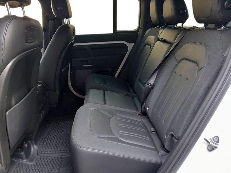 Land Rover Defender 2.0 SD4 240 110 S AWD auto