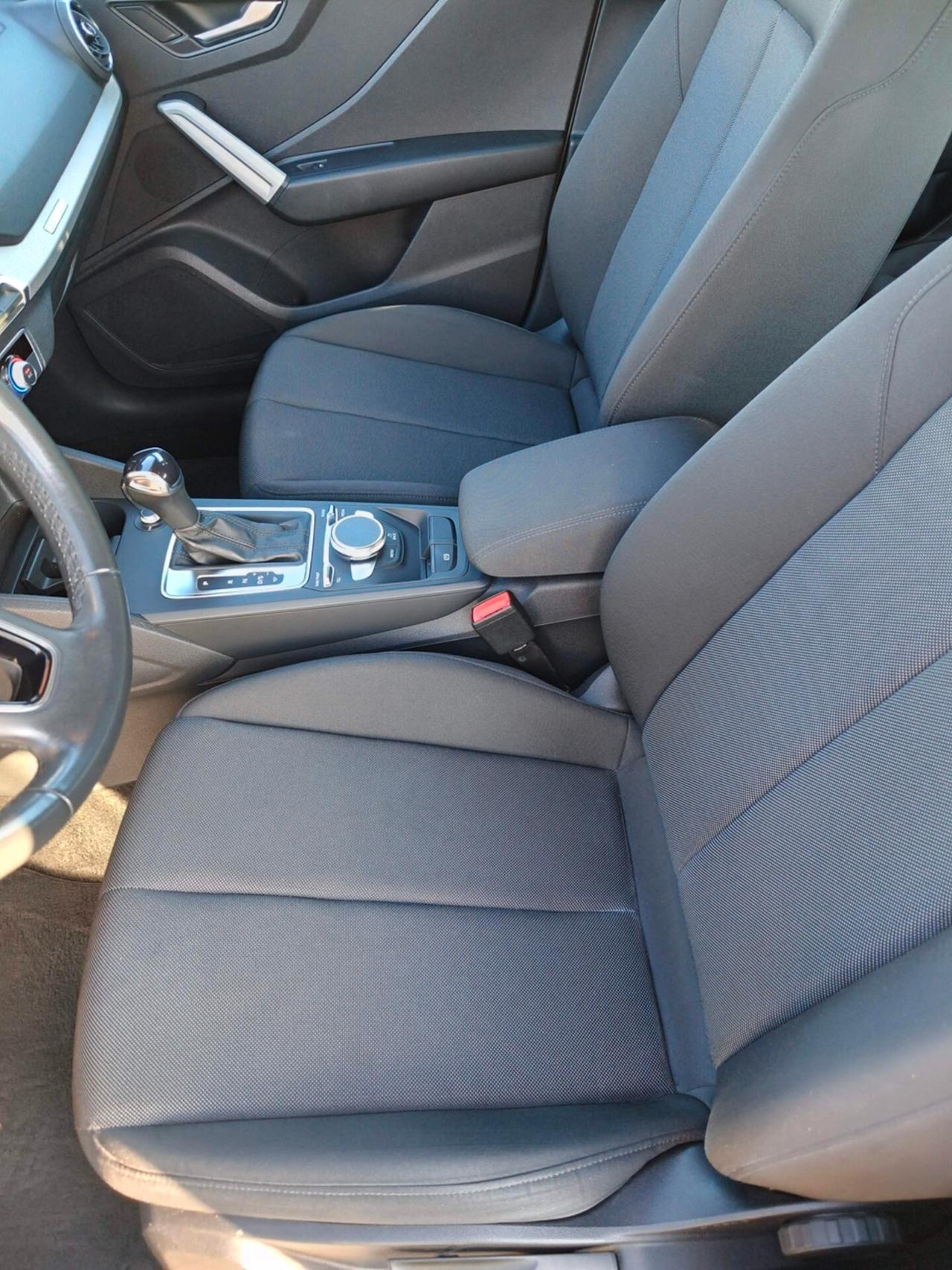 Audi Q2 35 TDI S tronic Business