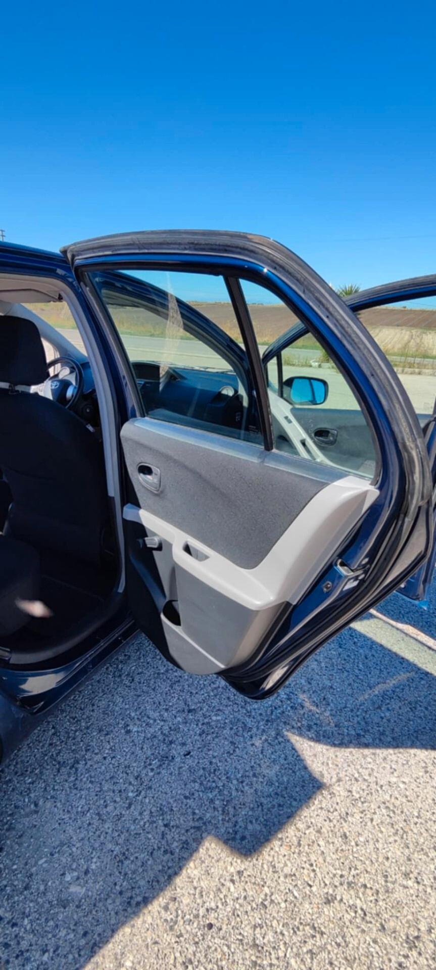 Toyota Yaris 2 serie SOL