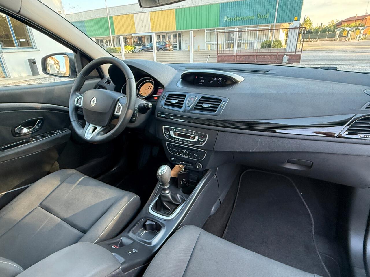Renault Megane Mégane 1.5 dCi 110CV EDC SporTour Attractive